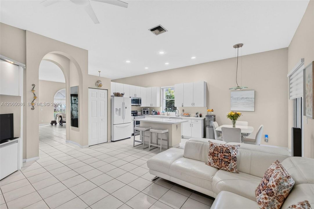 For Sale: $675,000 (3 beds, 2 baths, 1889 Square Feet)