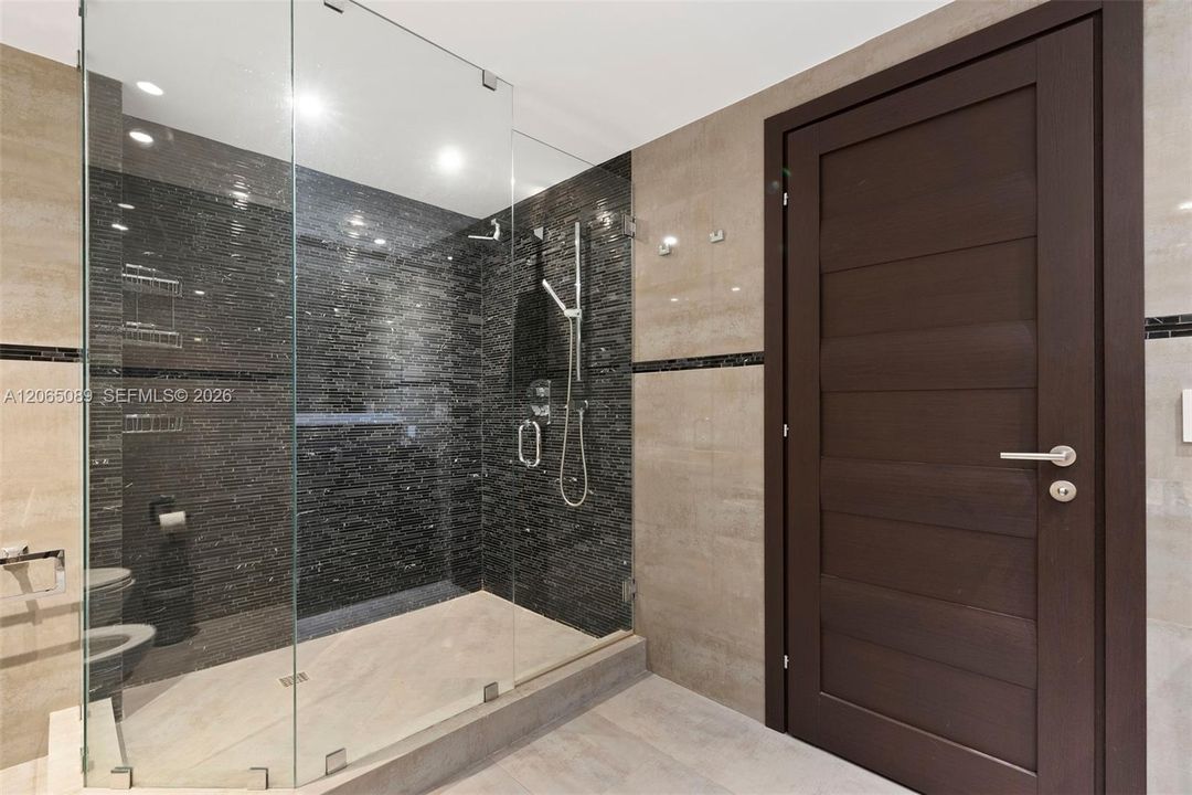 For Sale: $4,400,000 (3 beds, 3 baths, 2049 Square Feet)