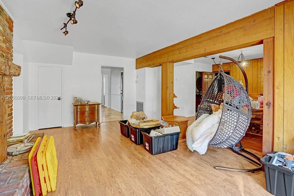 For Sale: $649,900 (3 beds, 3 baths, 3095 Square Feet)