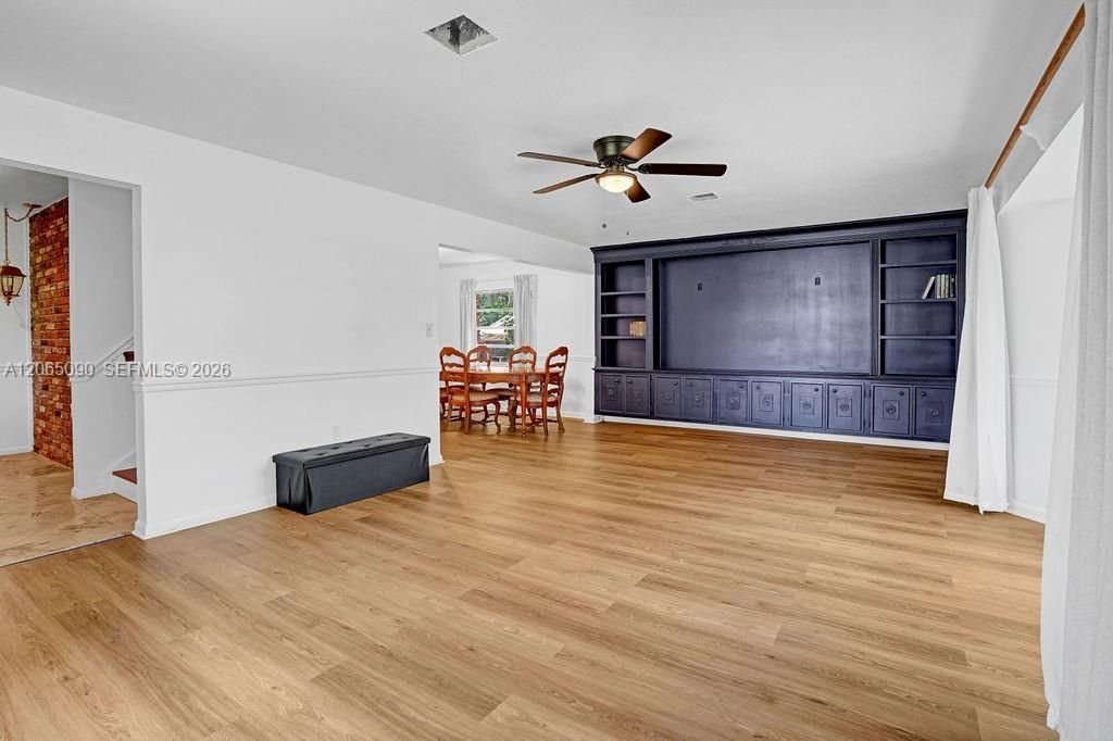 For Sale: $649,900 (3 beds, 3 baths, 3095 Square Feet)