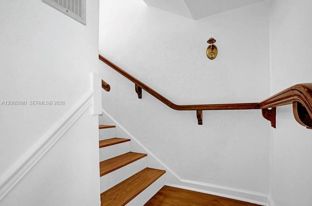 For Sale: $649,900 (3 beds, 3 baths, 3095 Square Feet)