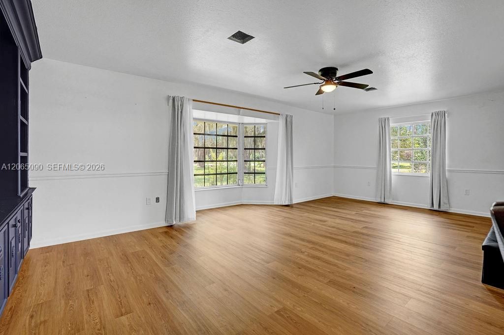 For Sale: $649,900 (3 beds, 3 baths, 3095 Square Feet)