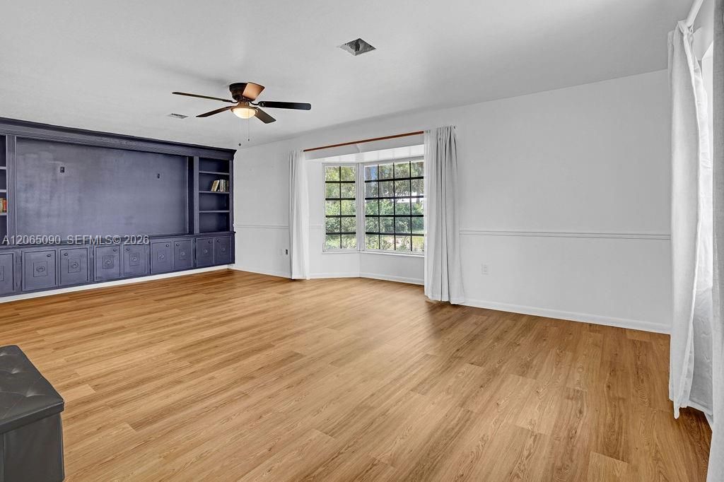 For Sale: $649,900 (3 beds, 3 baths, 3095 Square Feet)