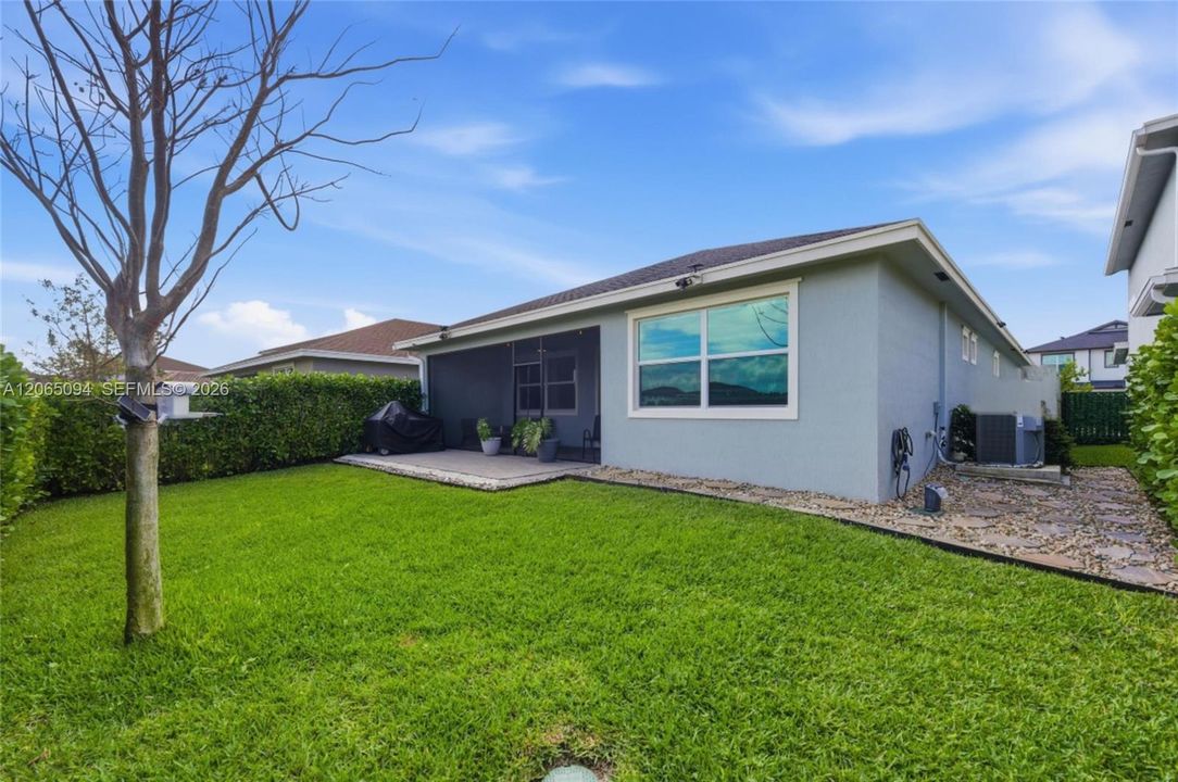 En Venta: $549,900 (3 camas, 2 baños, 1948 Pies cuadrados)