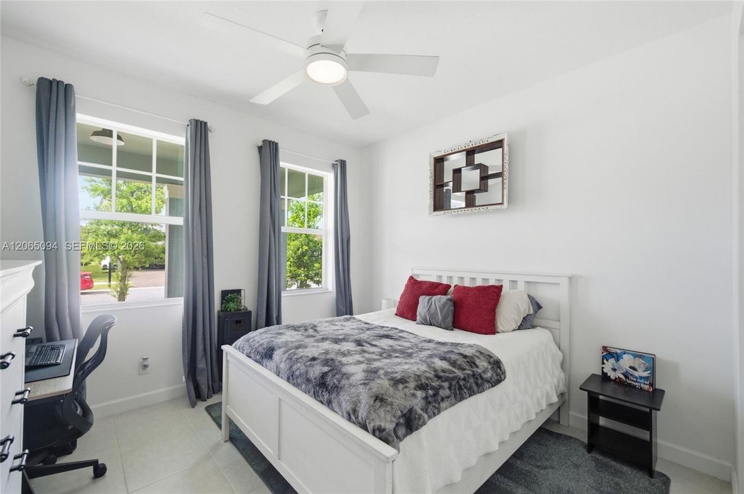 En Venta: $549,900 (3 camas, 2 baños, 1948 Pies cuadrados)