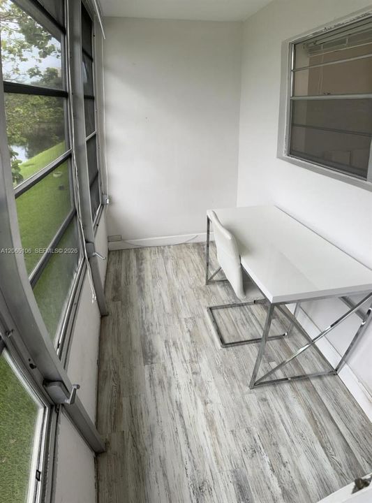Activo con contrato: $1,650 (1 camas, 1 baños, 800 Pies cuadrados)