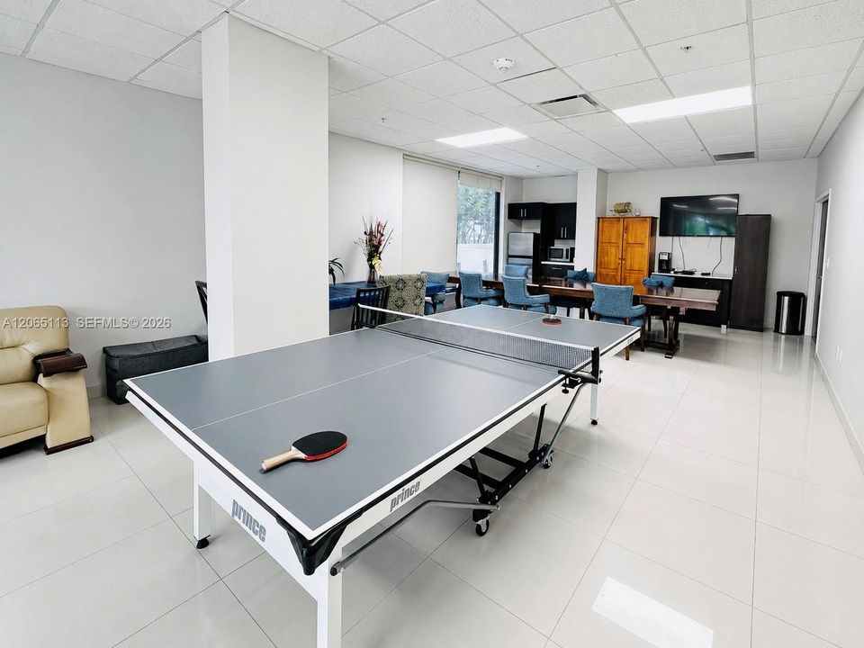В аренду: $3,800 (2 спален, 2 ванн, 1088 Квадратных фут)