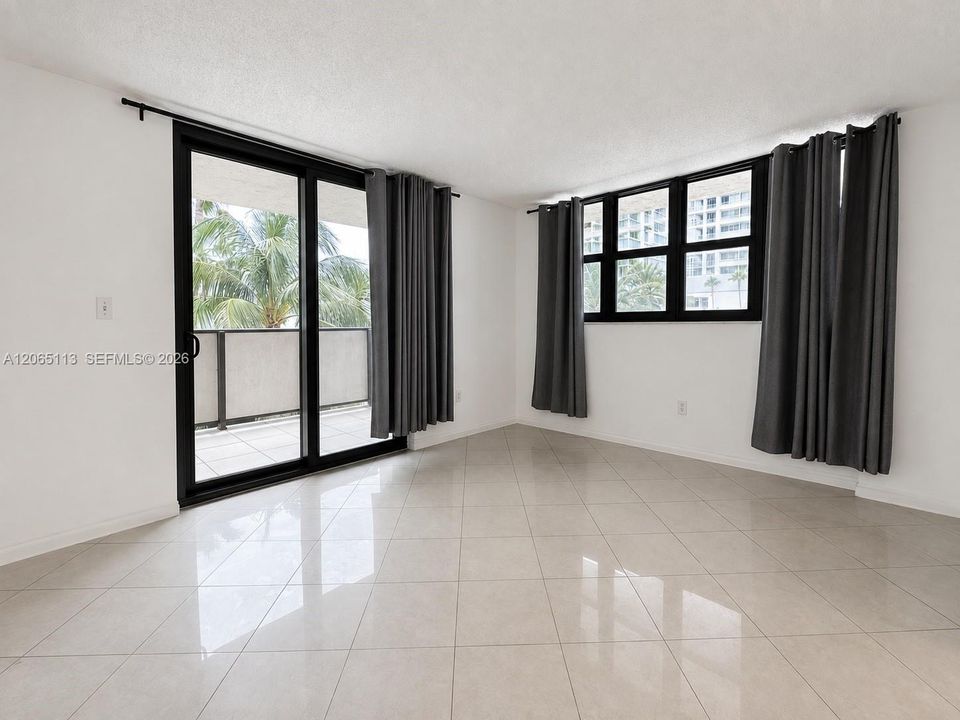 В аренду: $3,800 (2 спален, 2 ванн, 1088 Квадратных фут)