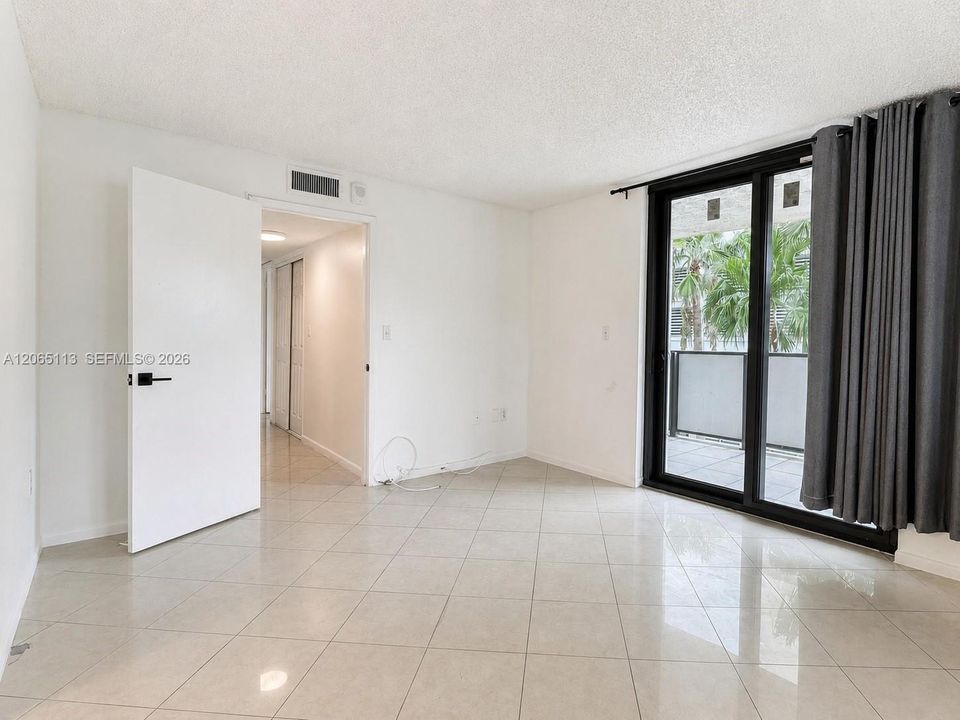 В аренду: $3,800 (2 спален, 2 ванн, 1088 Квадратных фут)