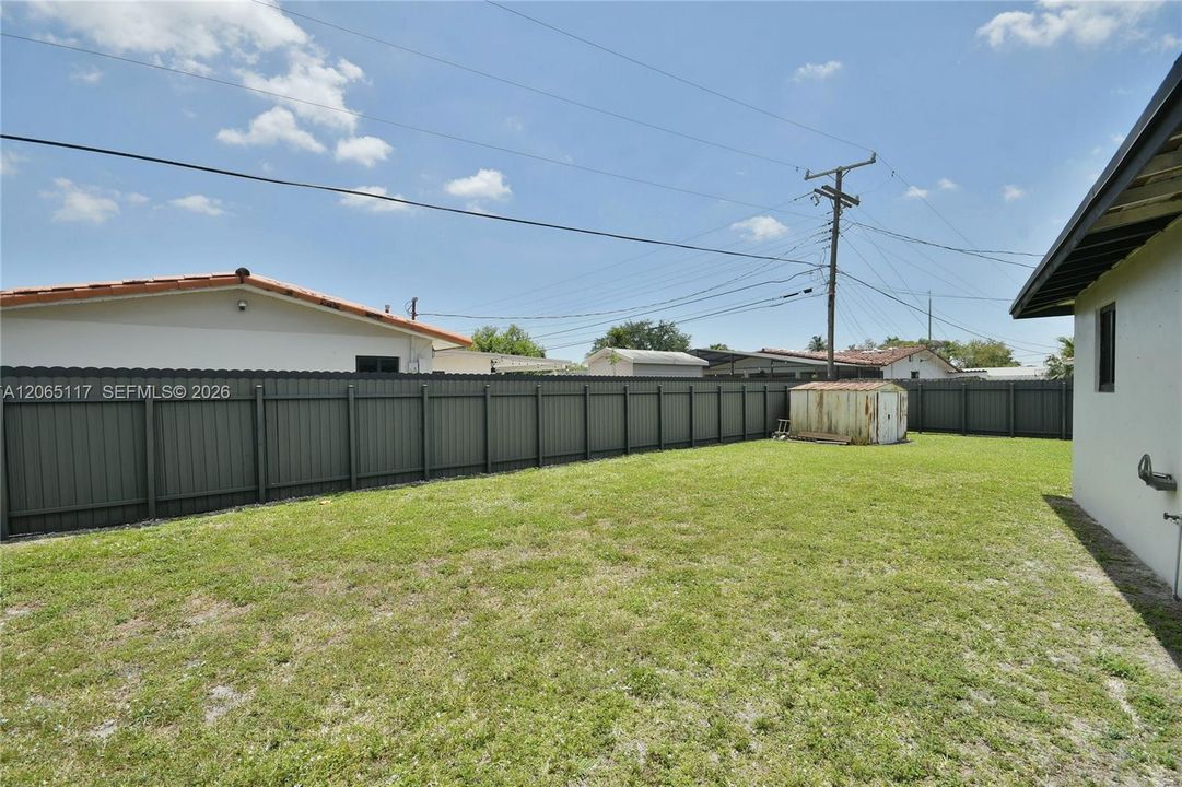 Active With Contract: $650,000 (3 beds, 2 baths, 1496 Square Feet)