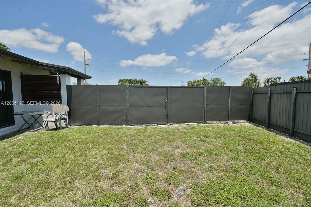 Active With Contract: $650,000 (3 beds, 2 baths, 1496 Square Feet)
