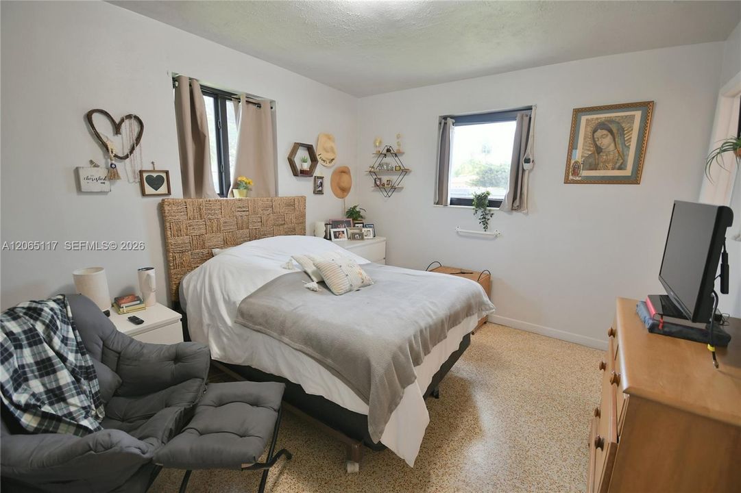 Active With Contract: $650,000 (3 beds, 2 baths, 1496 Square Feet)