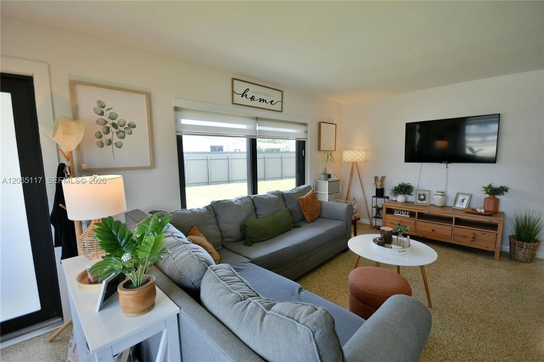 Active With Contract: $650,000 (3 beds, 2 baths, 1496 Square Feet)