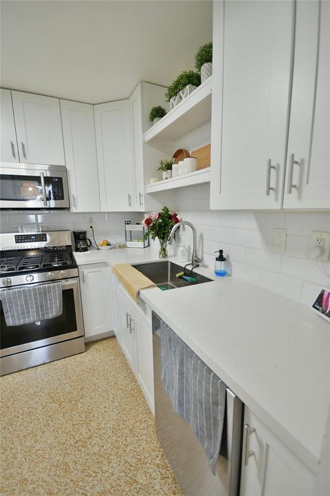 Active With Contract: $650,000 (3 beds, 2 baths, 1496 Square Feet)