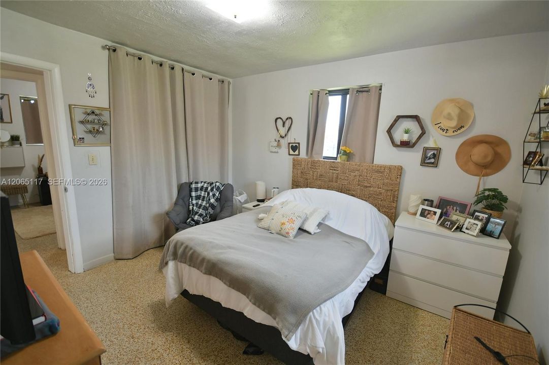 Active With Contract: $650,000 (3 beds, 2 baths, 1496 Square Feet)