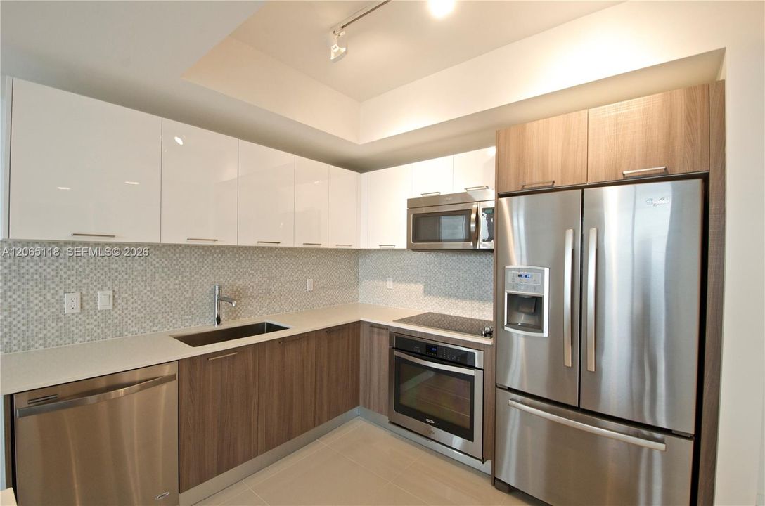 For Rent: $3,400 (2 beds, 2 baths, 1162 Square Feet)