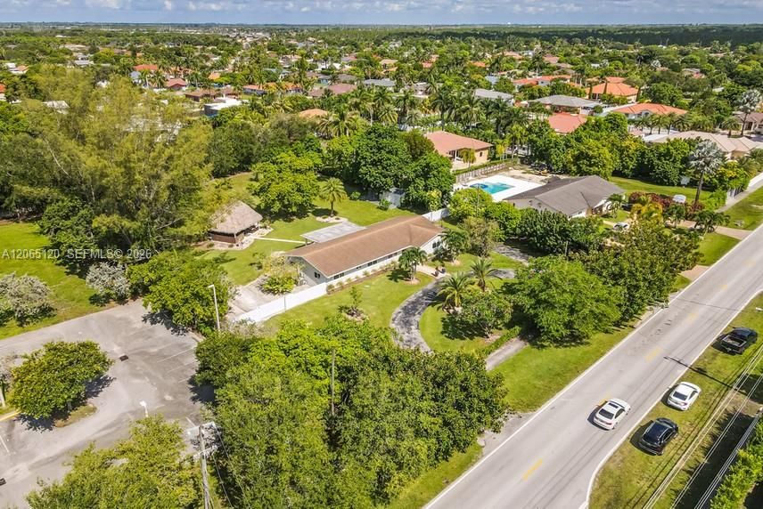 En Venta: $1,600,000 (5 camas, 3 baños, 2185 Pies cuadrados)