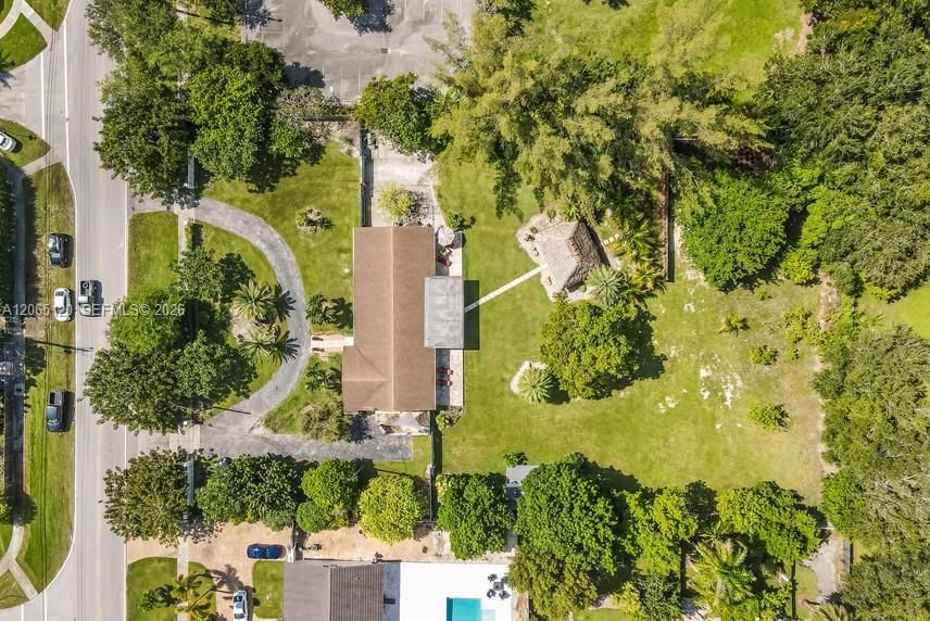 En Venta: $1,600,000 (5 camas, 3 baños, 2185 Pies cuadrados)