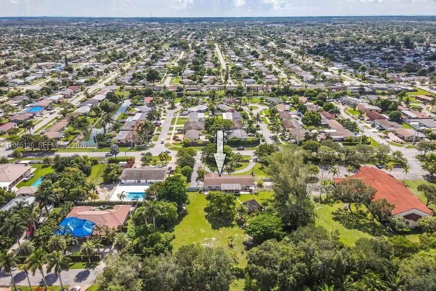 En Venta: $1,600,000 (5 camas, 3 baños, 2185 Pies cuadrados)