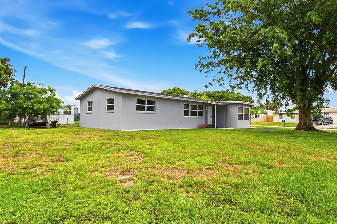 333-ELIZABETH-RD-33461-025