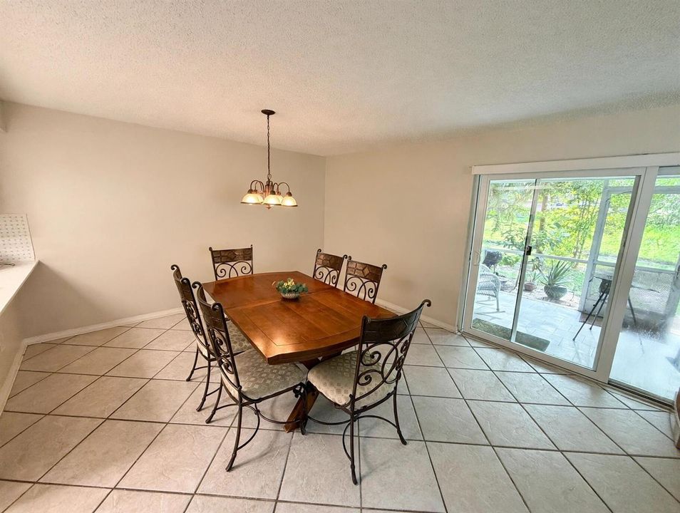 dining_room_staged