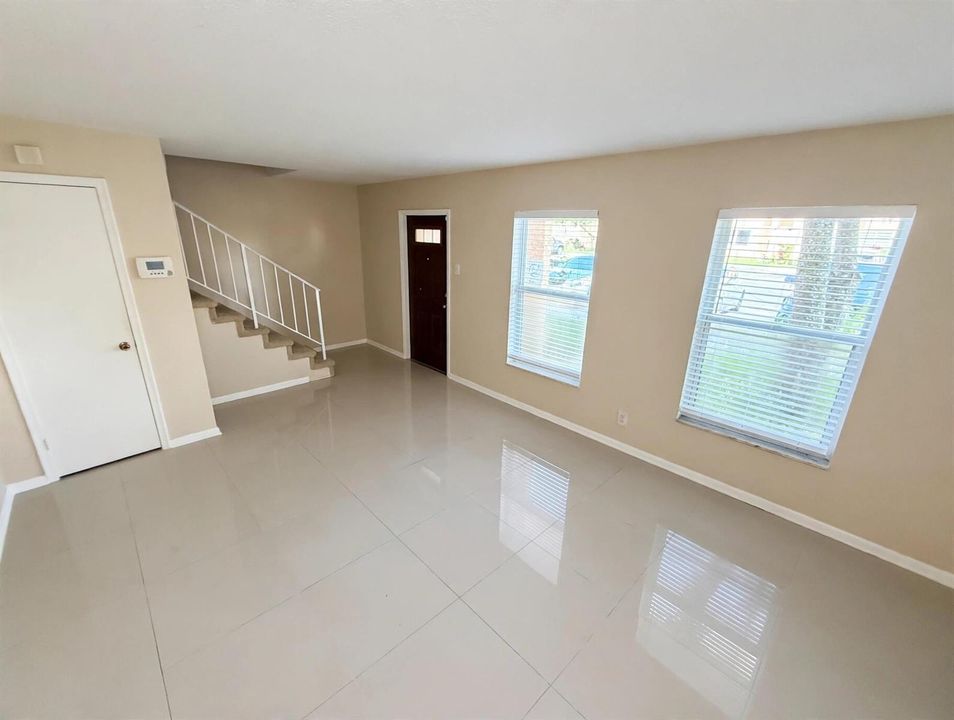 image_mls_beige