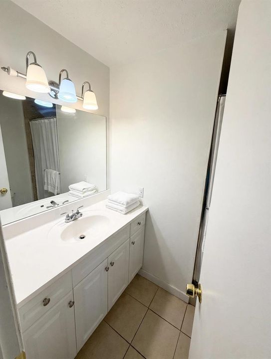 staged_bathroom_mls
