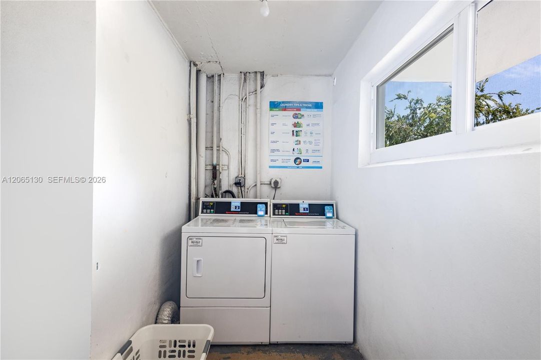 Active With Contract: $2,200 (1 beds, 1 baths, 743 Square Feet)