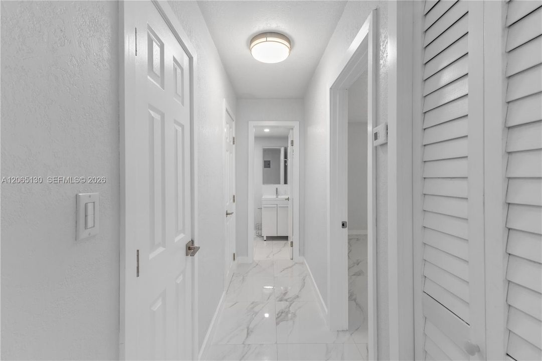 Active With Contract: $2,200 (1 beds, 1 baths, 743 Square Feet)