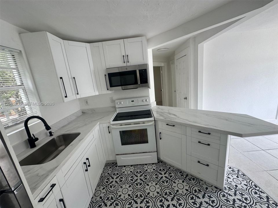 В аренду: $1,950 (2 спален, 1 ванн, 2540 Квадратных фут)