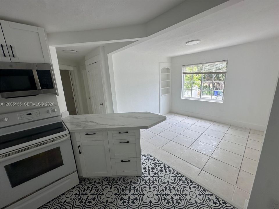 В аренду: $1,950 (2 спален, 1 ванн, 2540 Квадратных фут)