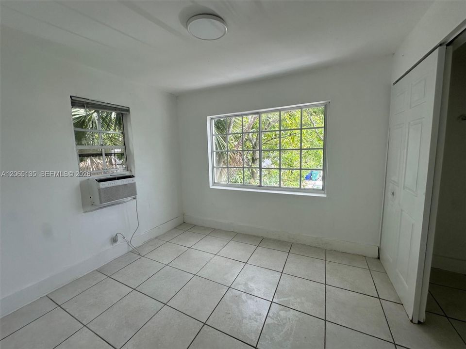 В аренду: $1,950 (2 спален, 1 ванн, 2540 Квадратных фут)