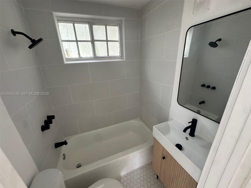 В аренду: $1,950 (2 спален, 1 ванн, 2540 Квадратных фут)