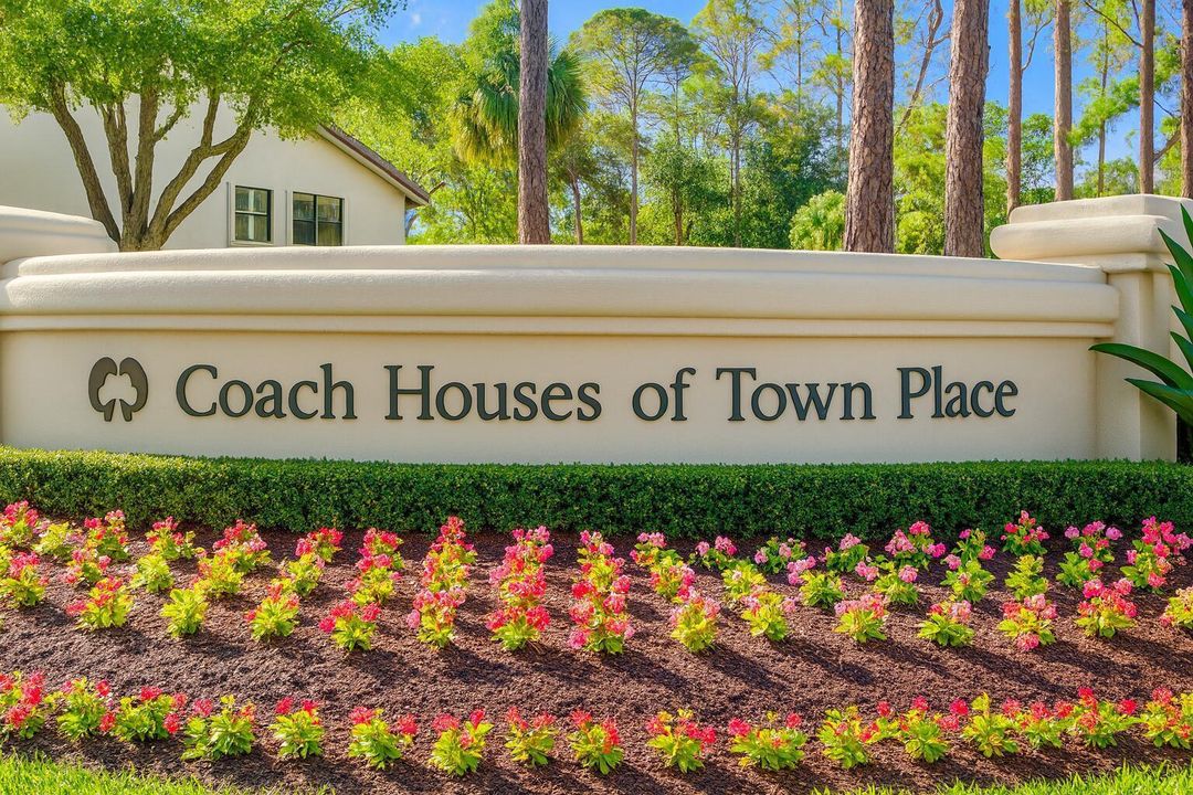 COACH FRONT ENTRANCE