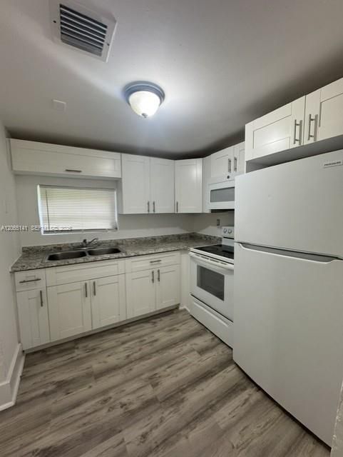 For Sale: $455,000 (4 beds, 2 baths, 1378 Square Feet)