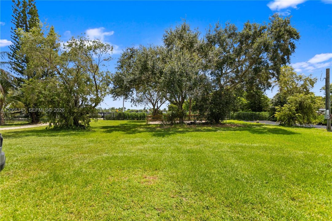 En Venta: $1,250,000 (4 camas, 2 baños, 1867 Pies cuadrados)
