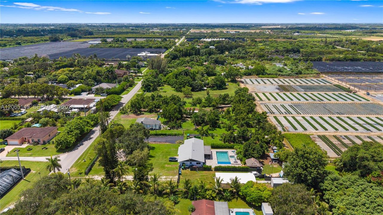 En Venta: $1,250,000 (4 camas, 2 baños, 1867 Pies cuadrados)