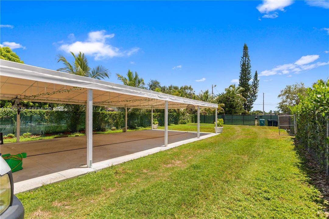 En Venta: $1,250,000 (4 camas, 2 baños, 1867 Pies cuadrados)