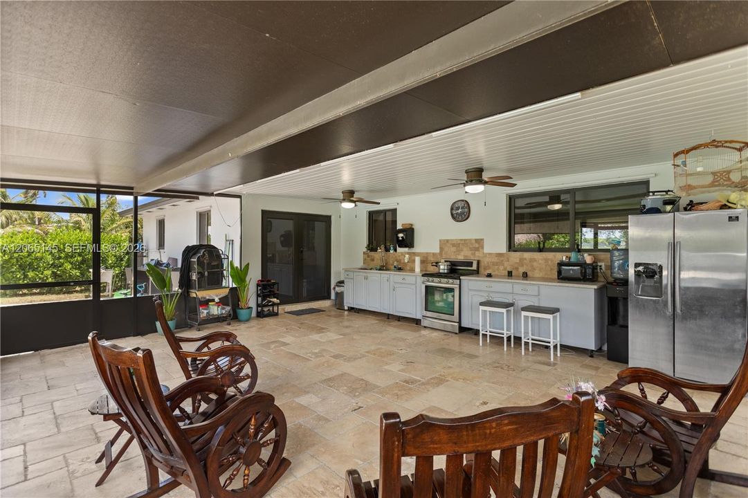 En Venta: $1,250,000 (4 camas, 2 baños, 1867 Pies cuadrados)