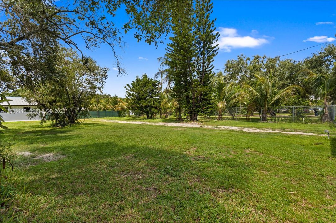 En Venta: $1,250,000 (4 camas, 2 baños, 1867 Pies cuadrados)