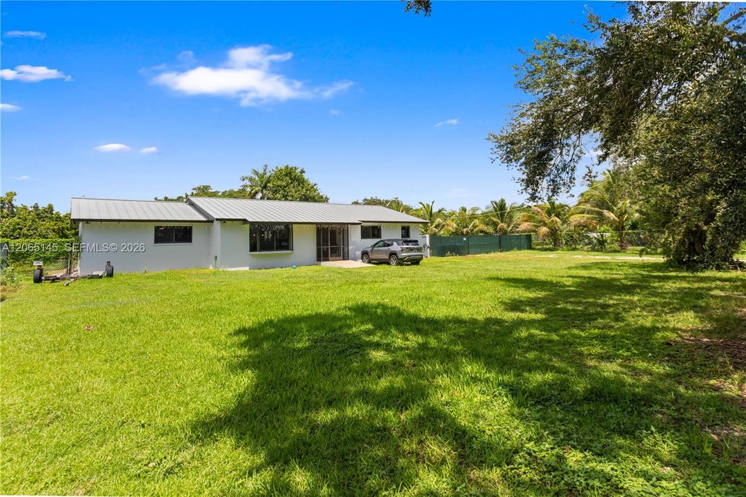 En Venta: $1,250,000 (4 camas, 2 baños, 1867 Pies cuadrados)