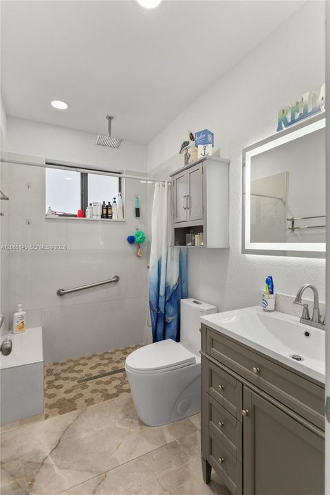 En Venta: $1,250,000 (4 camas, 2 baños, 1867 Pies cuadrados)