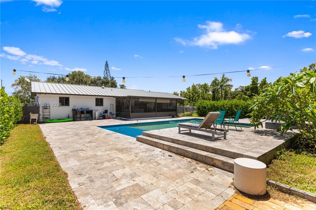 En Venta: $1,250,000 (4 camas, 2 baños, 1867 Pies cuadrados)