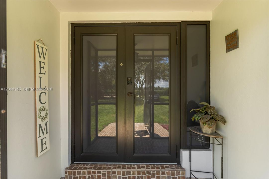 En Venta: $1,250,000 (4 camas, 2 baños, 1867 Pies cuadrados)