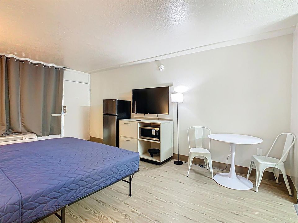 King Room - Stayable Davenport-6