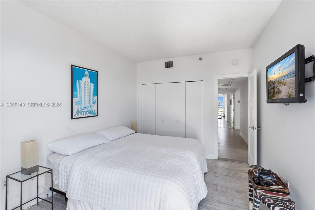 2nd bedroom