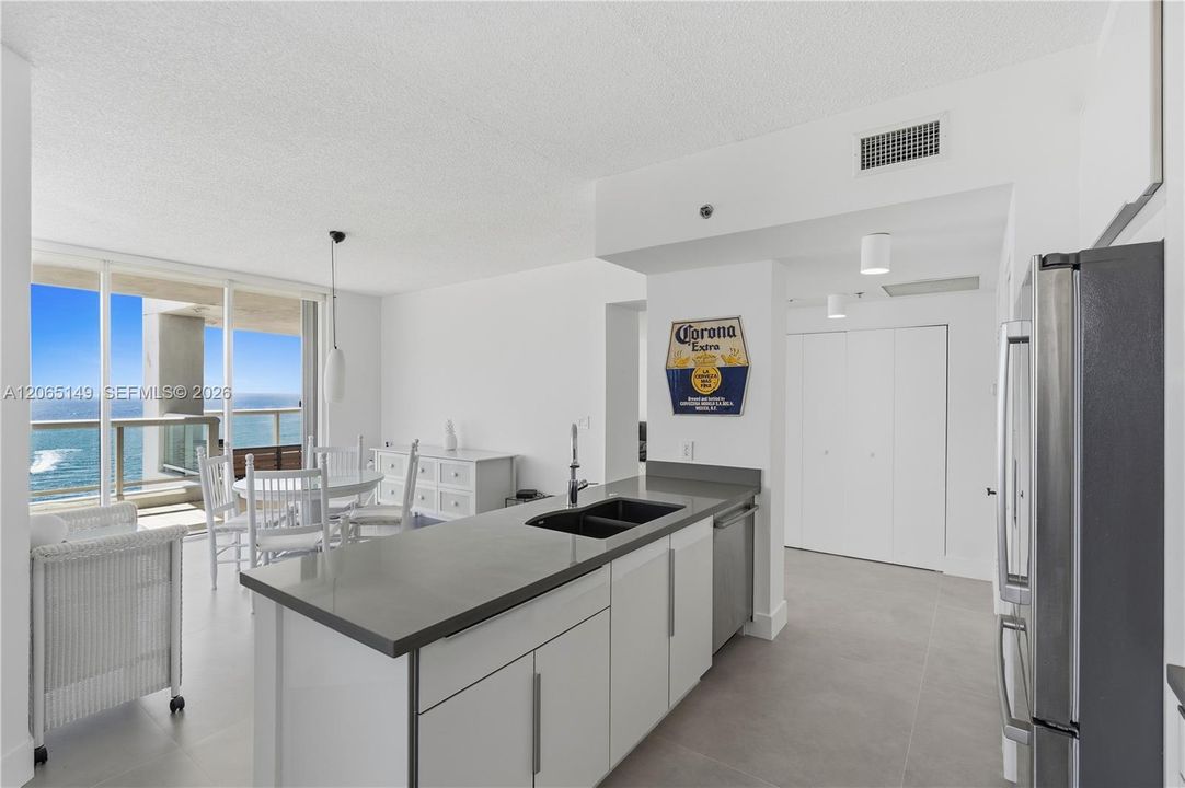 For Sale: $4,449,000 (3 beds, 3 baths, 1980 Square Feet)