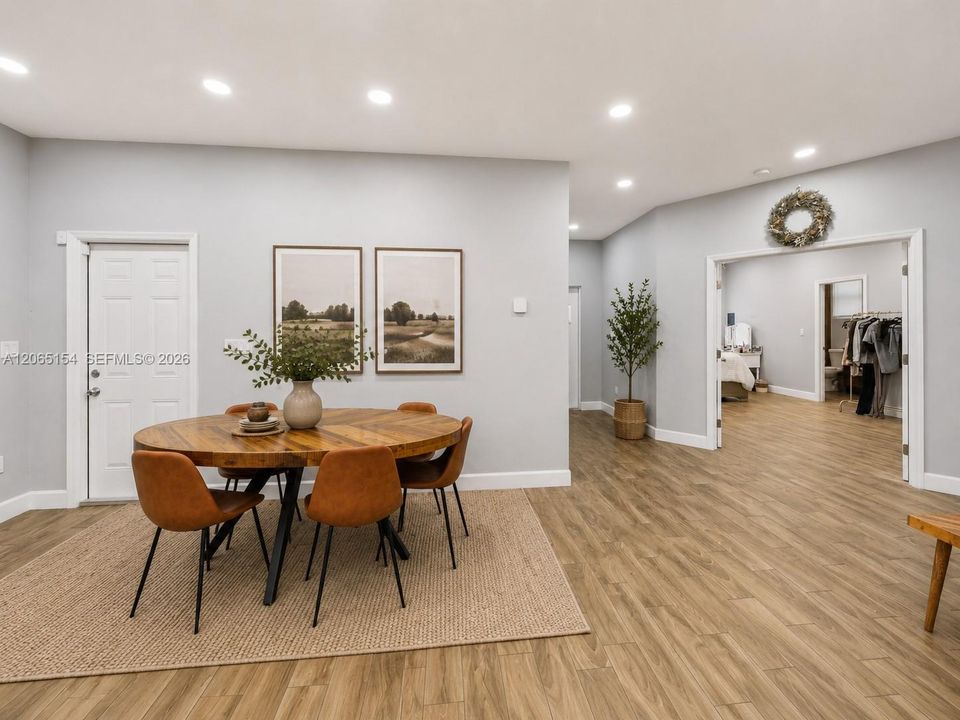 For Sale: $545,000 (3 beds, 2 baths, 1384 Square Feet)