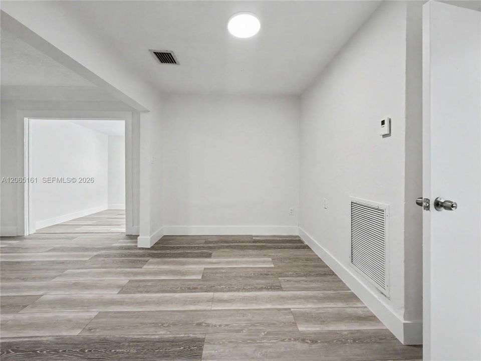 Active With Contract: $3,300 (3 beds, 1 baths, 1107 Square Feet)