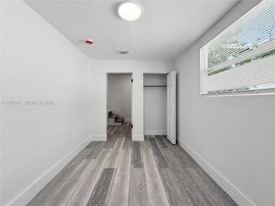 Active With Contract: $3,300 (3 beds, 1 baths, 1107 Square Feet)